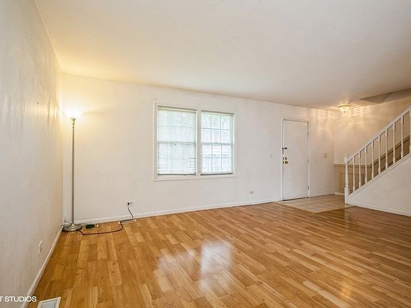 4th image of 311 Milton Ct