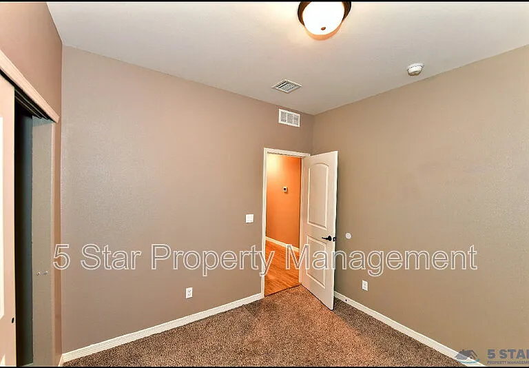 3741 Loma Adriana Dr — Photo 32