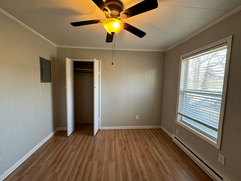 307 N Oak St — Photo 8