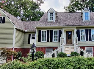 3302 Country Club Rd, Trent Woods, NC 28562