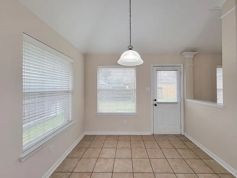 6806 Haley Ct — Photo 16