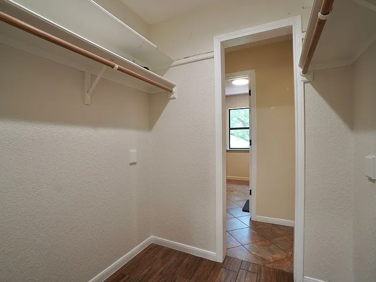 8 Woodhollow Trl — Photo 25