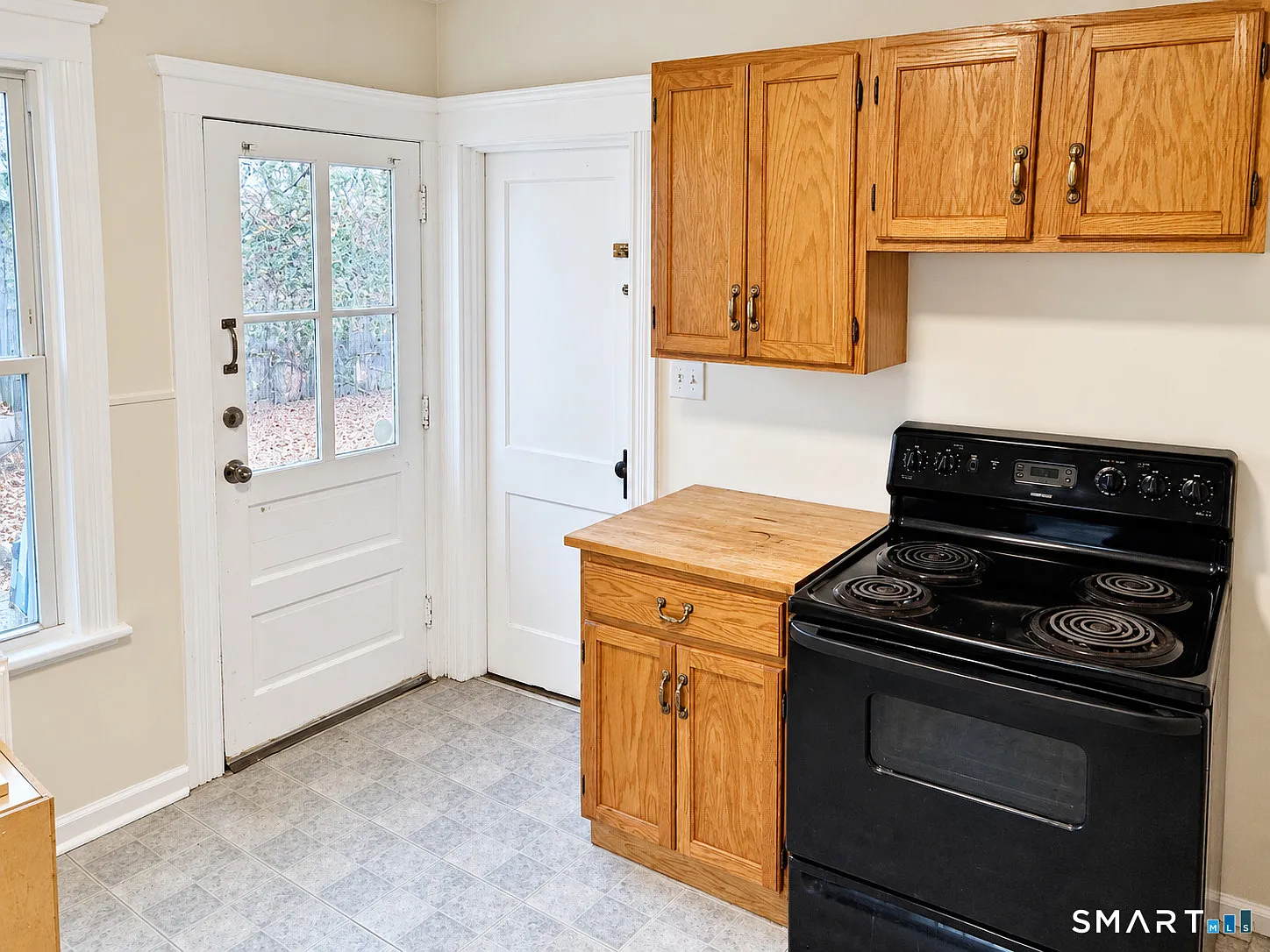 2 bed, 1.0 bath, 1117 sqft, $1,350 — Photo 3