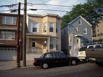 2nd image of 638 38th St