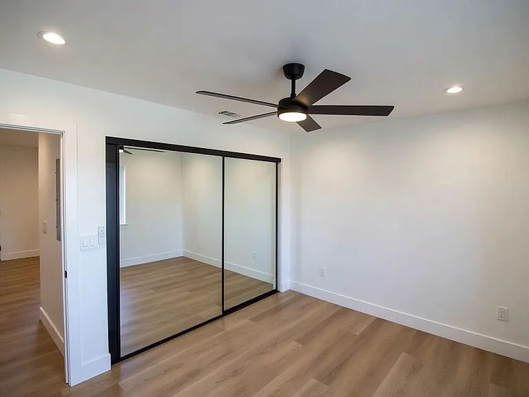 5921 Woodruff Ave #4 — Photo 3