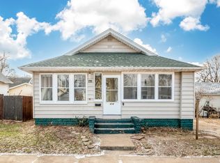 418 Charles St, Pekin, IL 61554