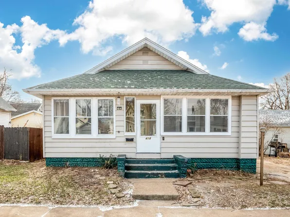418 Charles St, Pekin, IL 61554
