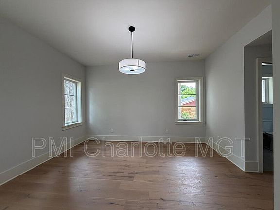 4th image of 432 Dover Ave