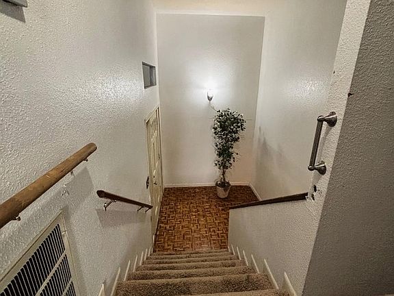 5th image of 406 Bowie St #406