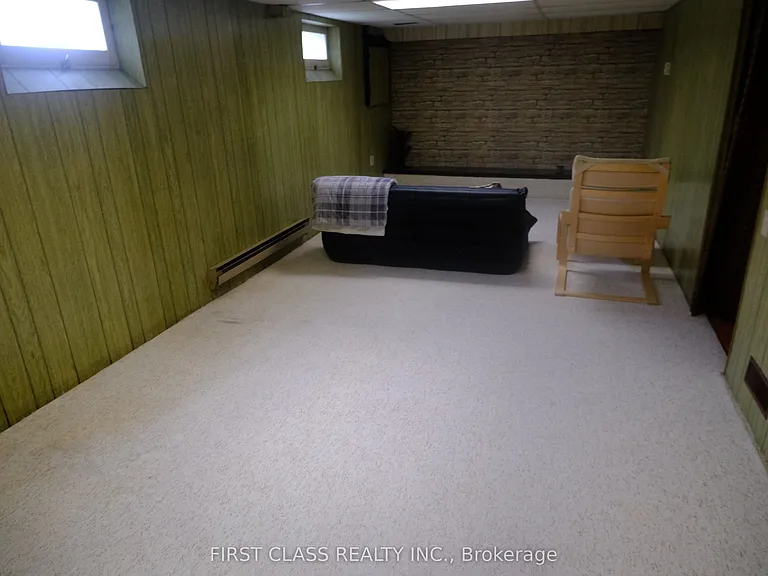64 Grove Park Cres — Photo 9