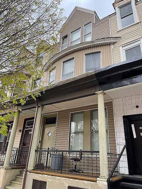 2nd image of 3075 Webster Ave