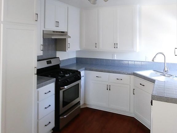 4th image of 702 Poe Ln