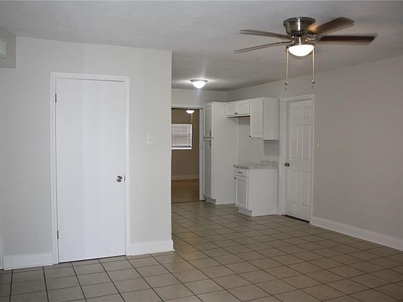 3rd image of 221 Concord Dr