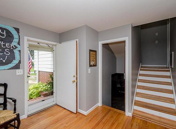 4th image of 914 Fairwood Ave