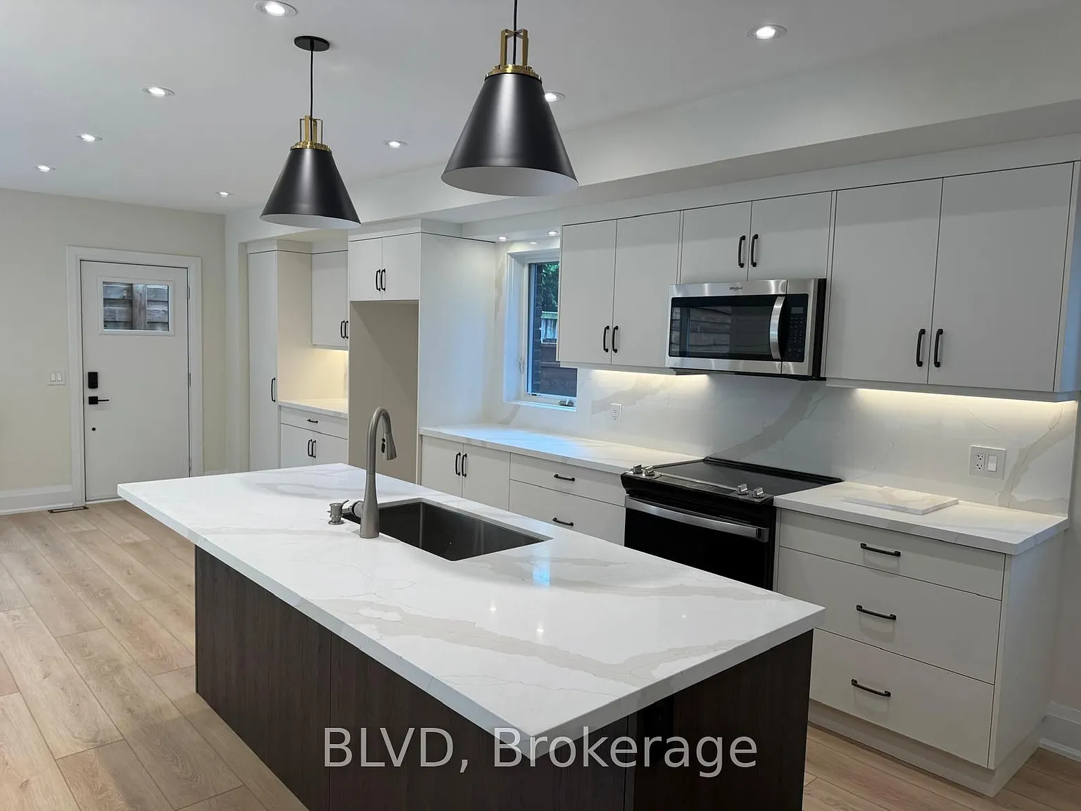 3 bed, $4,380 — Photo 4