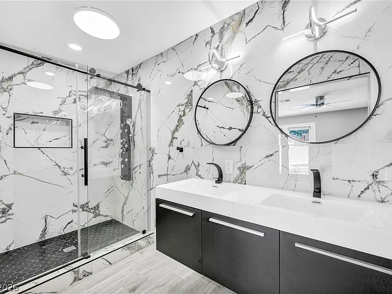3000 Blue Fin Cir — Photo 38