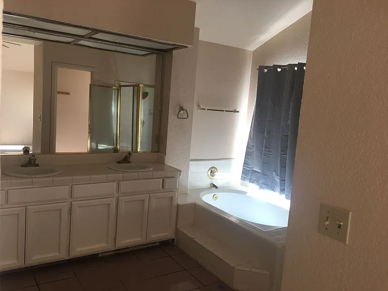 8947 Cottonwood Ln — Photo 4