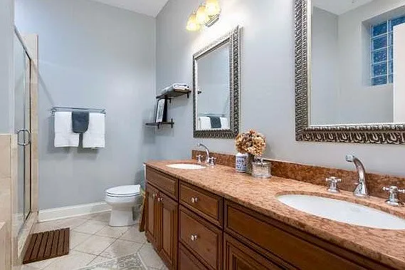 1422 W Henderson St #1 — Photo 6