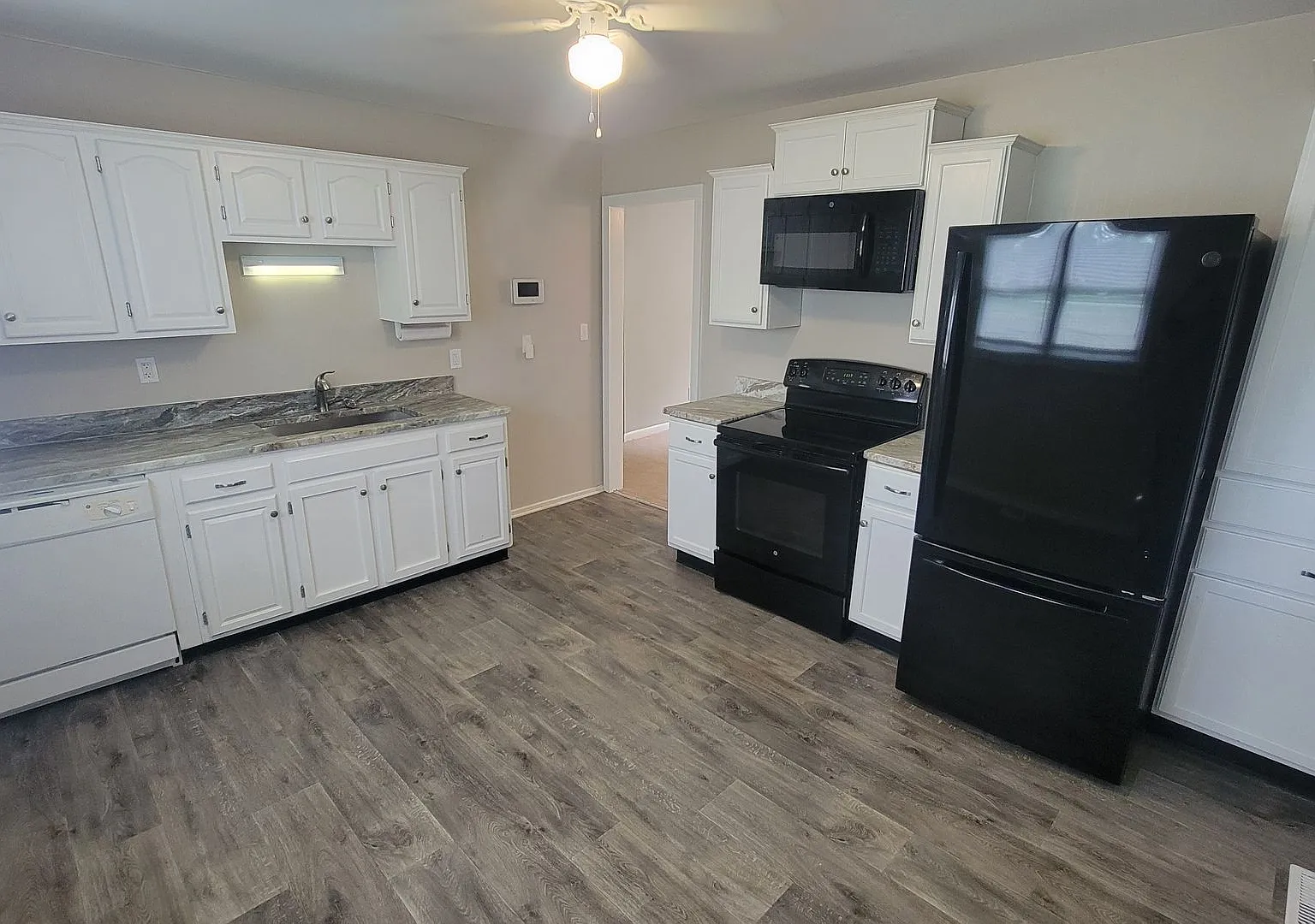 2 Bedroom House In Jeffersontown — Photo 4