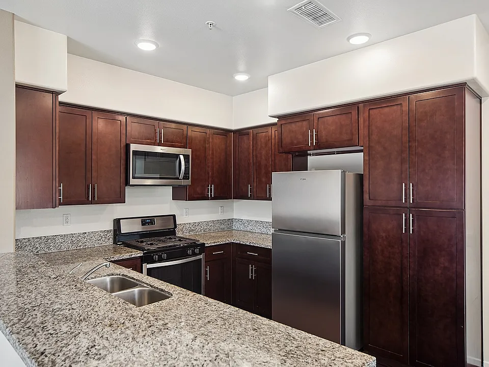 Granite Counters, Gas Range & Stainless Appliances