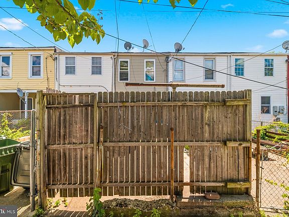 4th image of 1134 Cleveland St