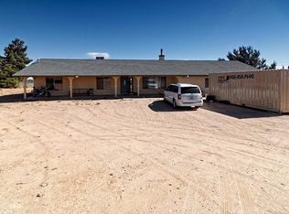 5374 Sunnyslope Rd, Phelan, CA 92371