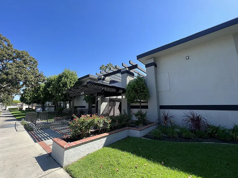 Cross Roads Apartment Homes — Photo 5