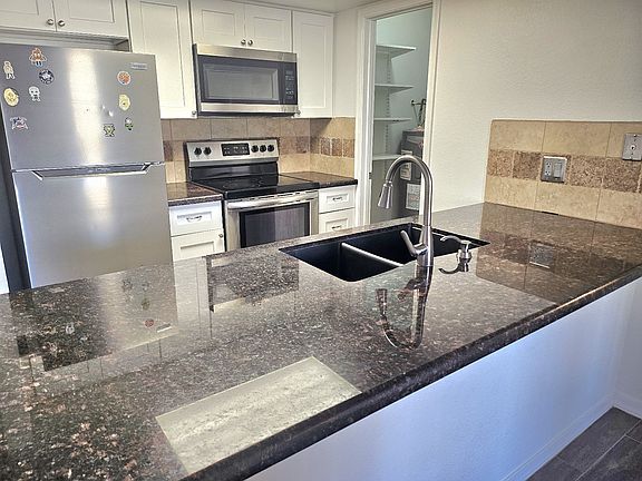 4th image of 4313 N 19th Ave APT 202