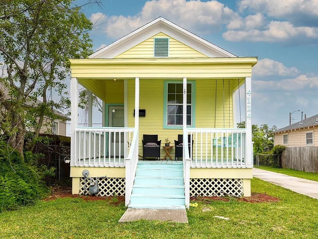 2 bed, 1.0 bath, 1264 sqft, $1,650 — Photo 1