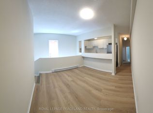 556 Spadina Cres #2, Toronto, ON M5S 2J9
