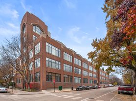 2600 N Southport Ave, Chicago, IL