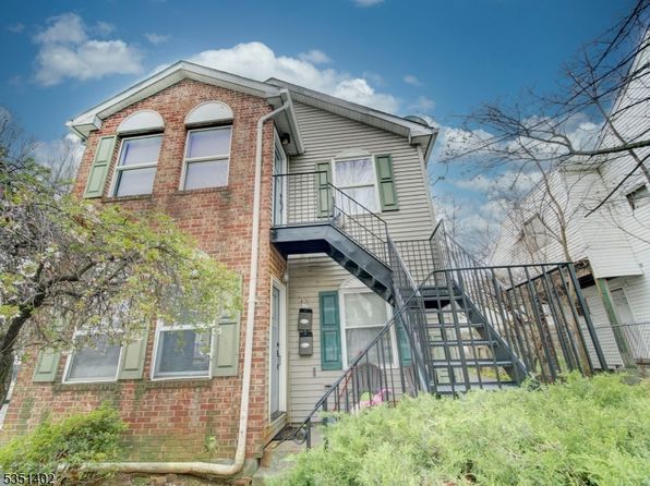 17 Holsman St, Paterson City, NJ 07522