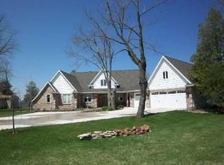 W5160 Labutzke Dr, Shawano, WI 54166