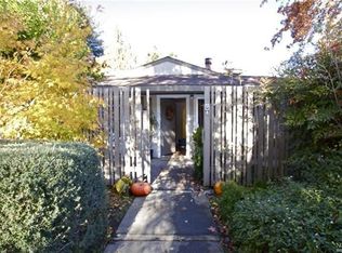 8 Roundtree Blvd, San Rafael, CA 94903