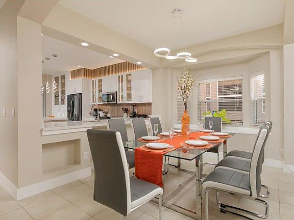 2nd image of 8667 La Isla Dr