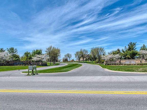 2nd image of 7836 Turnberry Cir