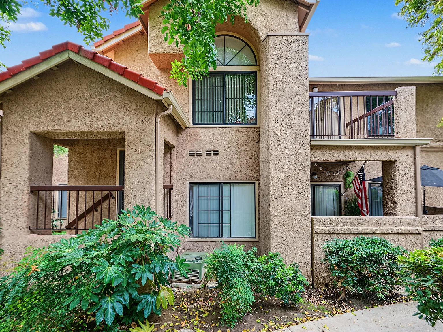 2 bed, 954 sqft, $2,950 — Photo 1