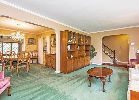 5th image of 35 Longview Dr
