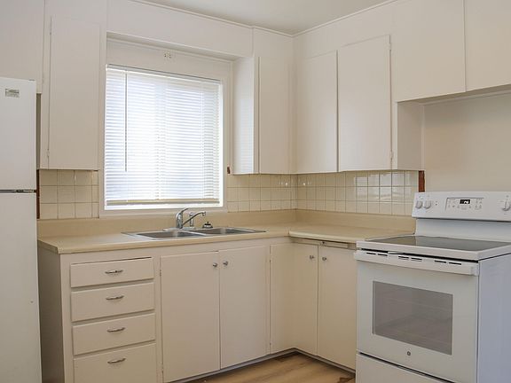 5th image of 5708 Euclid Ave NE