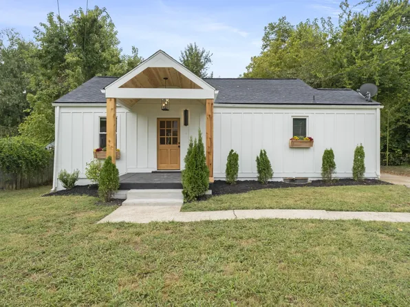 1062 Horseshoe Dr, Nashville, TN 37216