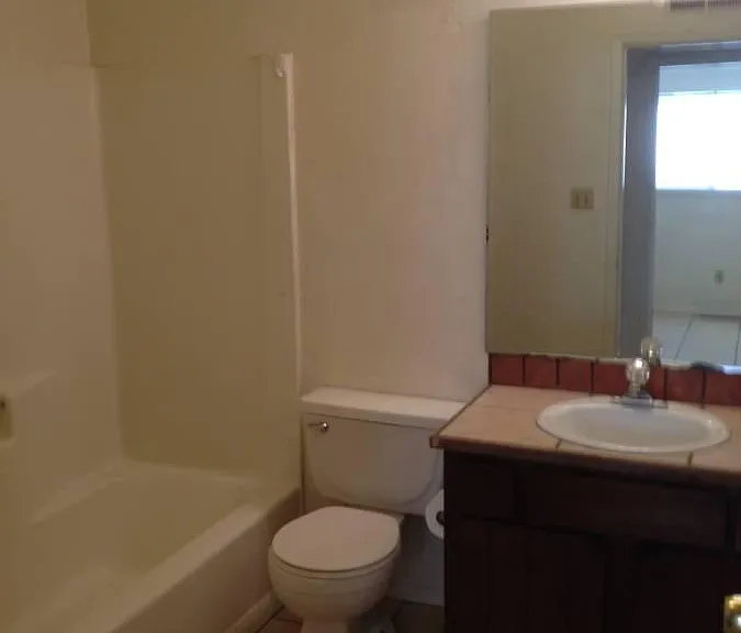 310 W Apache St #B — Photo 6