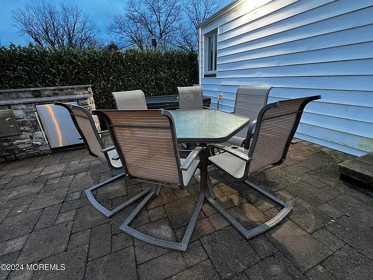 499 W Park Ave — Photo 22