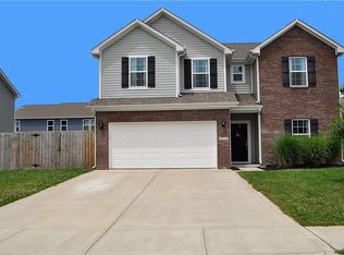 4674 Bayview Dr, Columbus, IN 47203