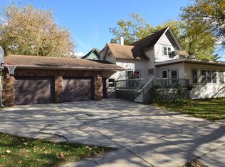 402 E Geneva St, Elkhorn, WI 53121