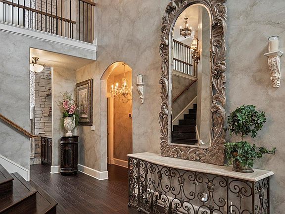 Entryway https://panthermedia.hd.pics/1238-N-Sevenoaks-Pl