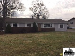4 Hillview Cir, Milton, WV 25541