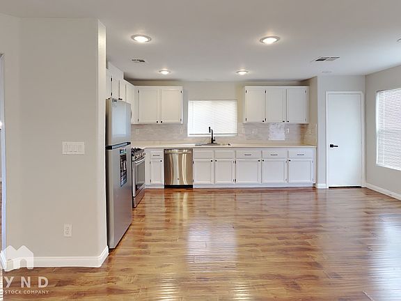 4th image of 8532 Caddy Corner St