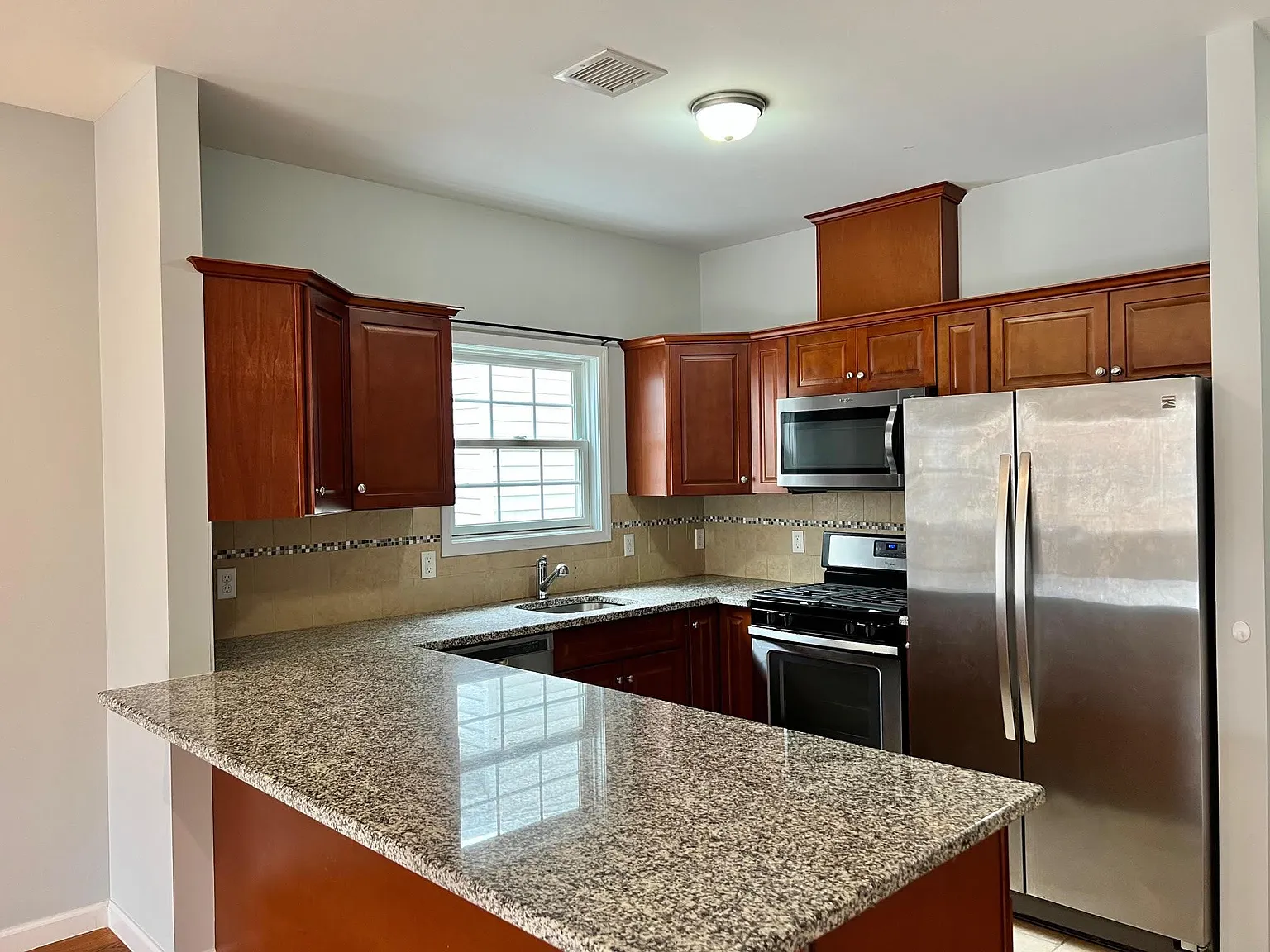 418 Jersey St — Photo 2