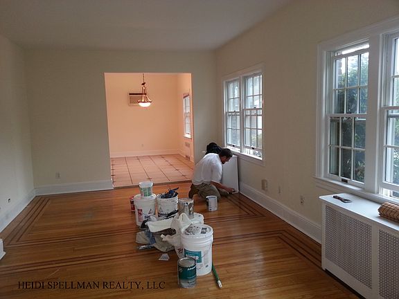 2nd image of 85 Willowdale Ave
