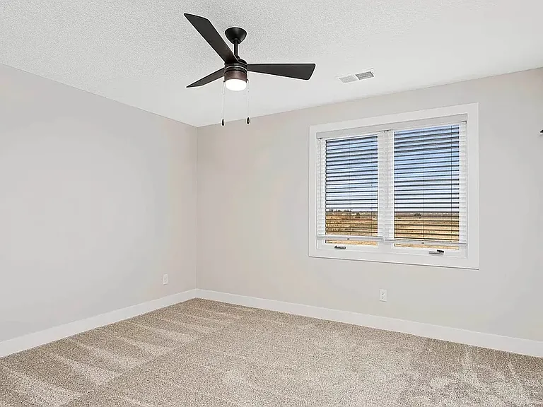 413 E Donahue St #0 — Photo 8